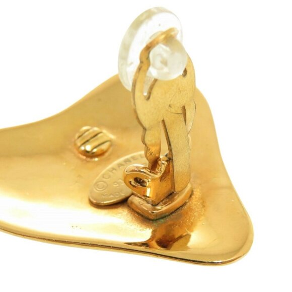 CHANEL Coco Mark Heart Metal Gold Earrings - Picture 9 of 10